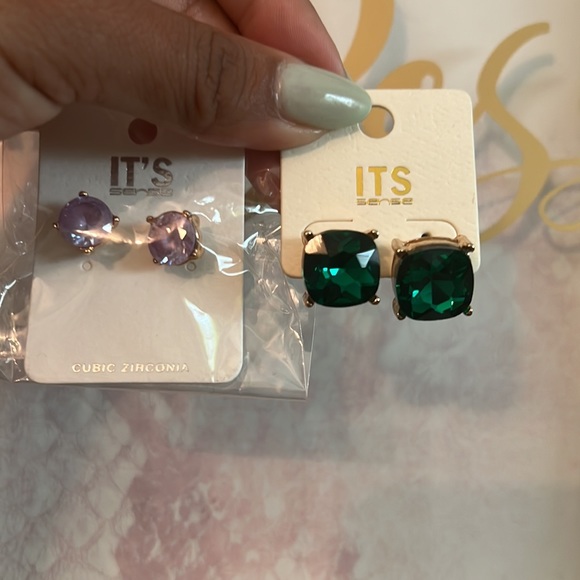 🌸 3 for $20 jumbo studs - Picture 2 of 2